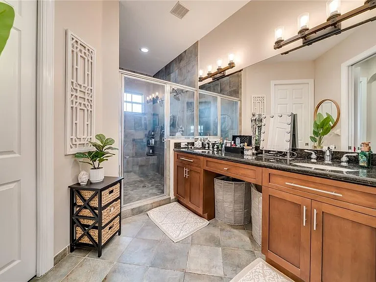 8012 NW 128th Ln — Photo 24