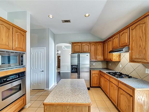 4th image of 12601 Sweet Bay Dr