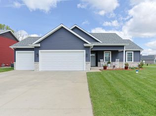 30477 Pine Bluff Dr, Elkhart, IN 46517