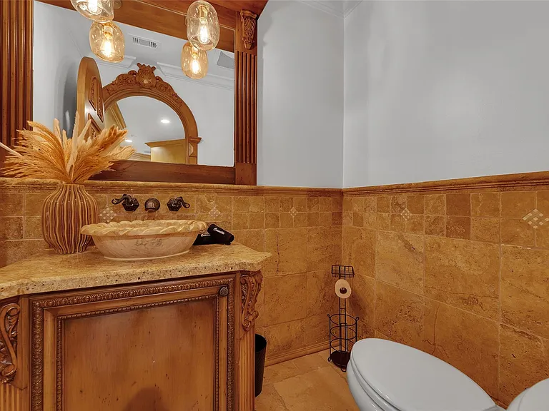 1011 Rhodes Villa Ave — Photo 92