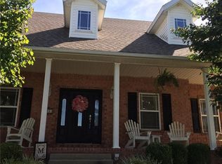 588 N Rocky Xing, Fayetteville, AR 72704