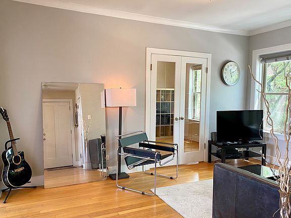 5th image of 1702 W Catalpa Ave #3E