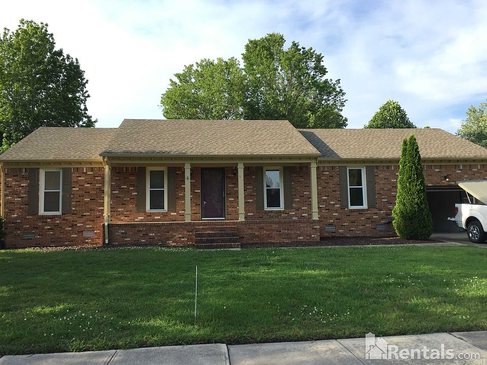 1st image of 512 Gloria Dr