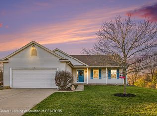 13586 Hunters Xing, Bath, MI 48808