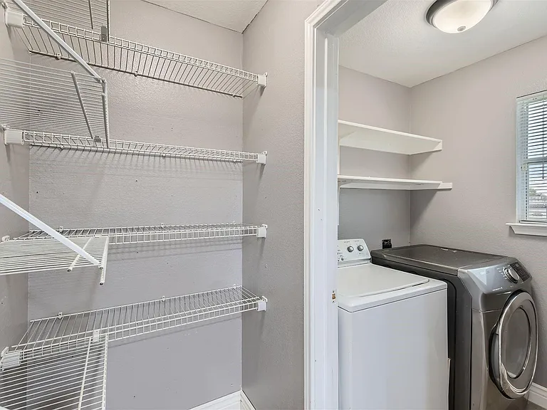 1803 Lloydminister Way — Photo 13