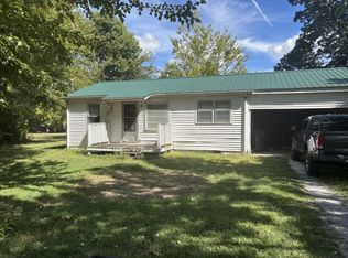 330 N Cherry St, Puryear, TN 38251