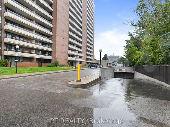3rd image of 15 Torrance Rd #1910