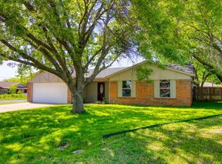 1001 Berry Ct, Cleburne, TX 76033