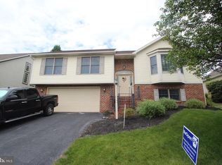 936 Hedgewyck Ln, Elizabethtown, PA 17022