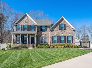 1008 Brookmeade Dr, Waxhaw, NC 28173