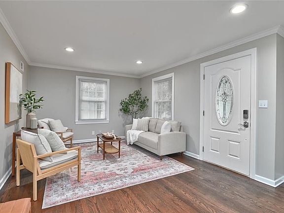 3rd image of 7527 Briar Dr