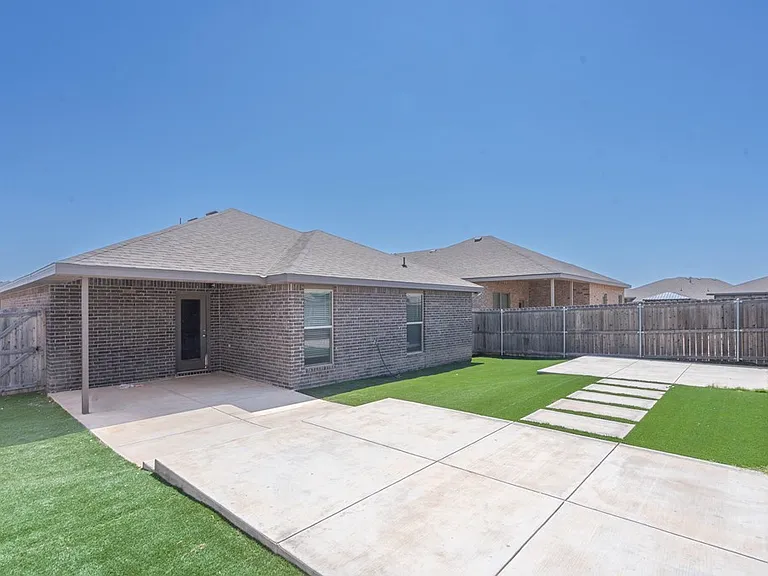 2311 Outlaw Ct — Photo 19