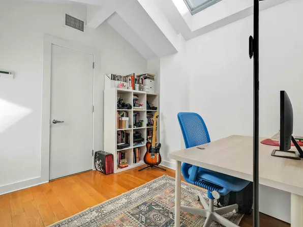 401 Hicks Street image 19 of 26