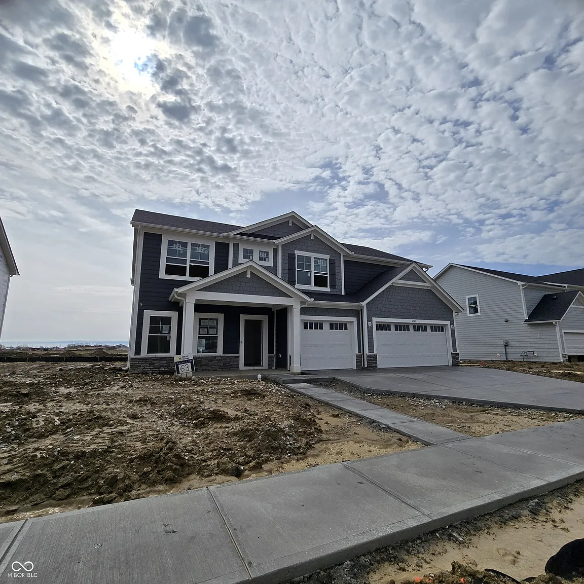2721 Bo St W photo 1