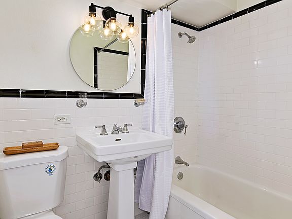 2nd image of 1105 Spring St APT 709