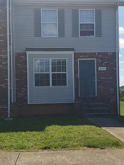 223 Tree Line Dr — Photo 2