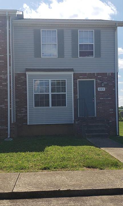2nd image of 223 Tree Line Dr