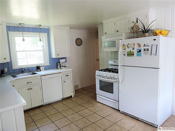 4th image of 15 Shadyside Ave