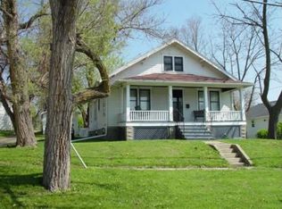 305 W 11th St, Maryville, MO 64468