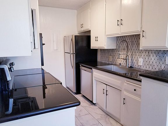 2nd image of 1830 Greenfield Ave APT 25