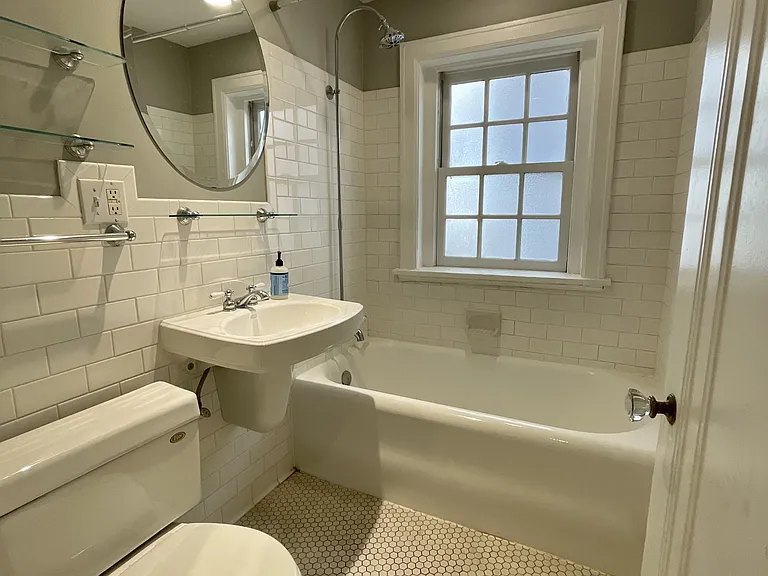 910 Ward Pkwy #11 — Photo 10