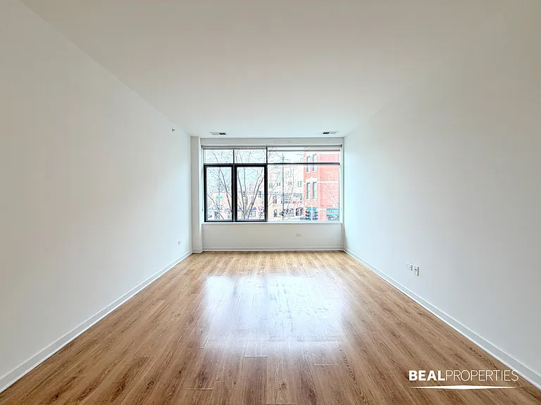 558 W Webster — Photo 75