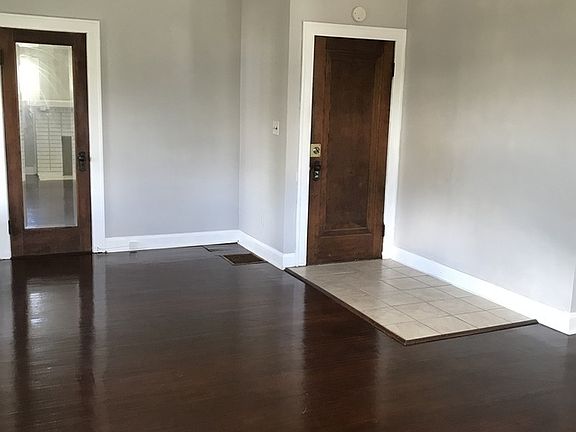 3rd image of 804 Woodsdale Ave