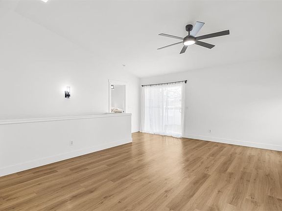 3rd image of 1226 Cottonwood Blvd Unit 8