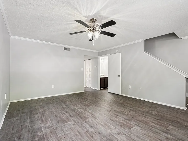 Pointe South Townhomes — Photo 11