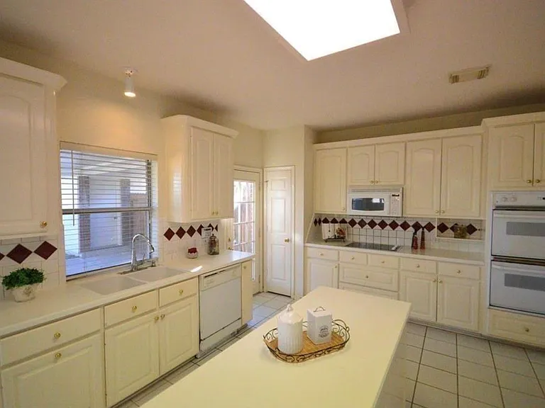 4319 Greystone Way — Photo 15
