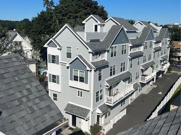 20 3rd St #18, Stamford, CT 06905