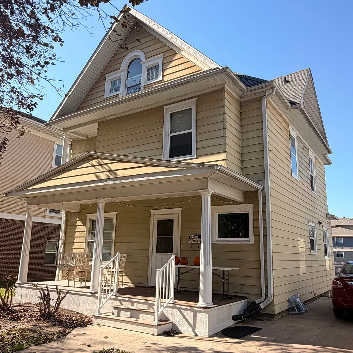 4 bed, 2.5 bath, 2100 sqft, $2,900 — Photo 1