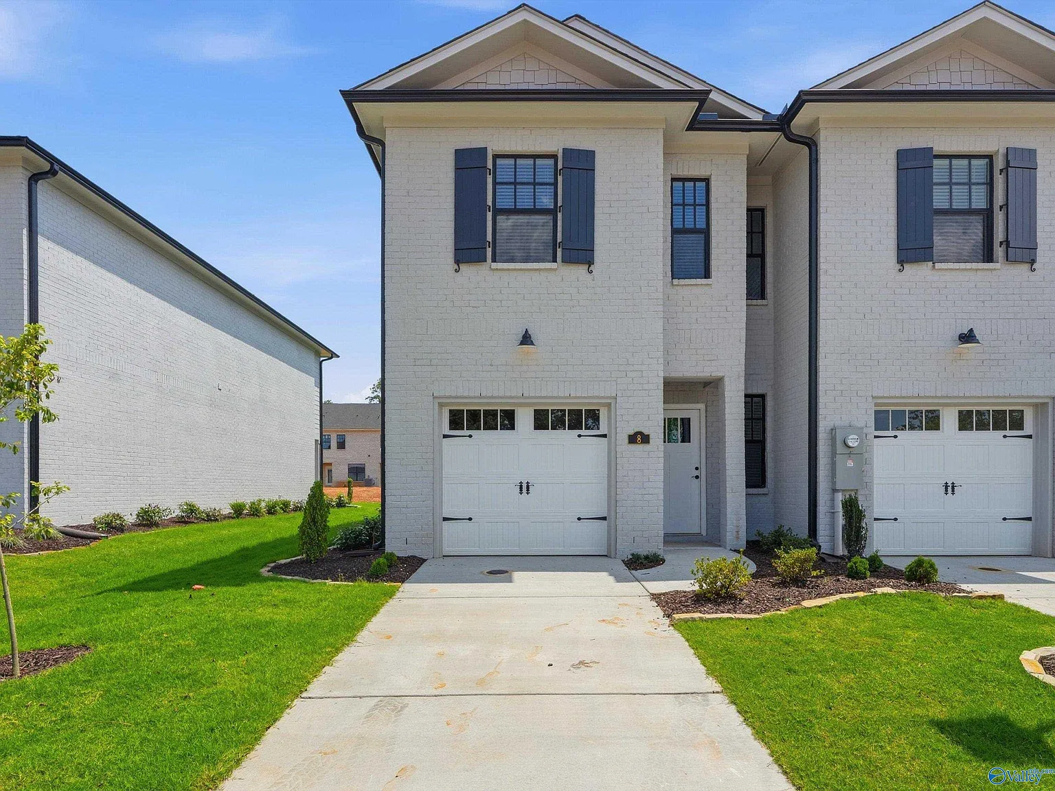 3 bed, 2.5 bath, 1629 sqft, $2,100 — Photo 2