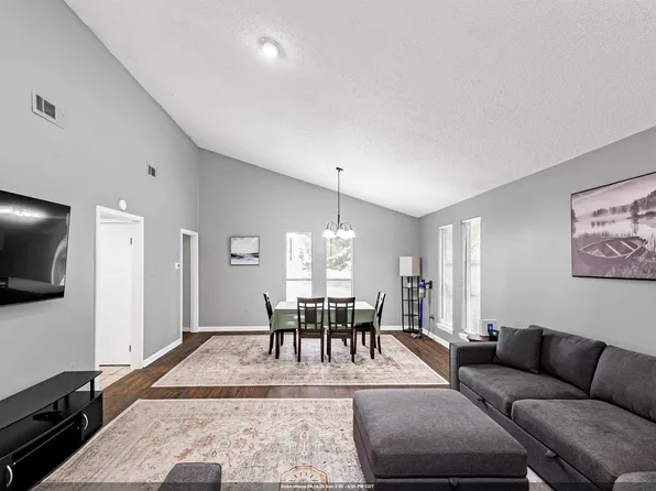 1451 White Cross Dr, Baton Rouge, LA 70810