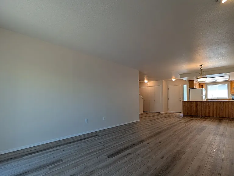 686 Oakdale Ave — Photo 7