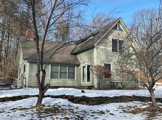 90 Draper Rd, Hartland, VT 05048