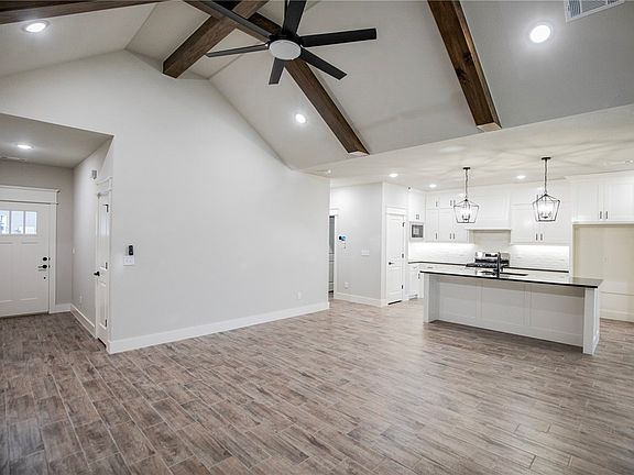 5th image of 8 Fountainhall Cir