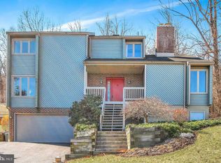 210 Pembroke Dr, Reading, PA 19607