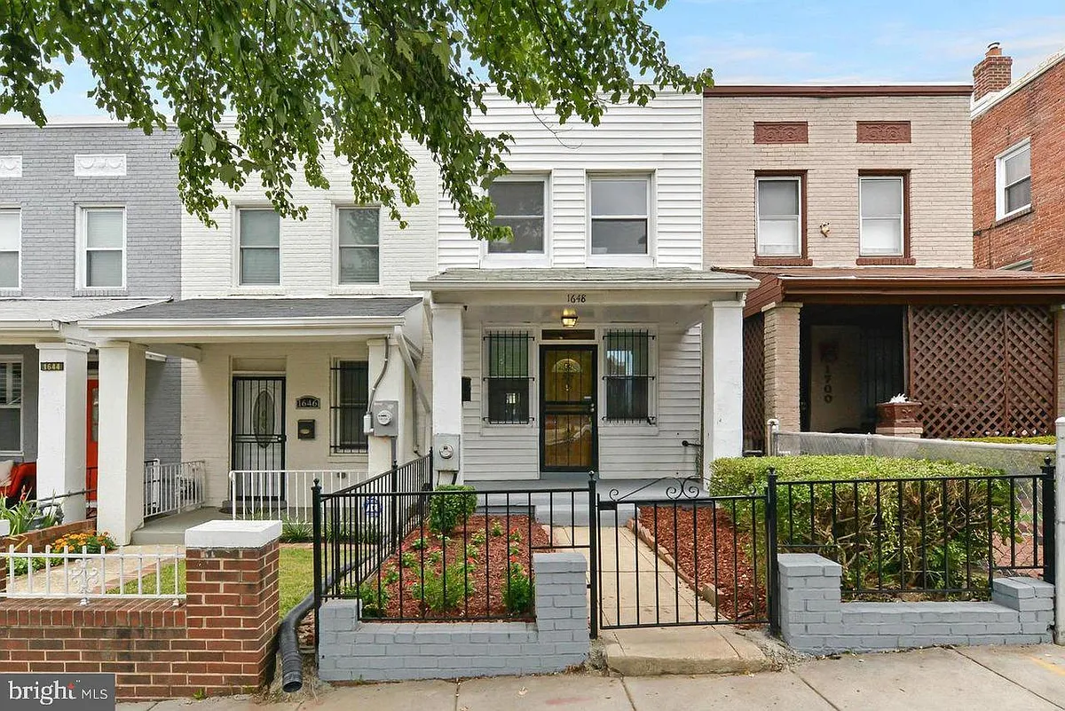 Building Photo - 1648 L St NE
