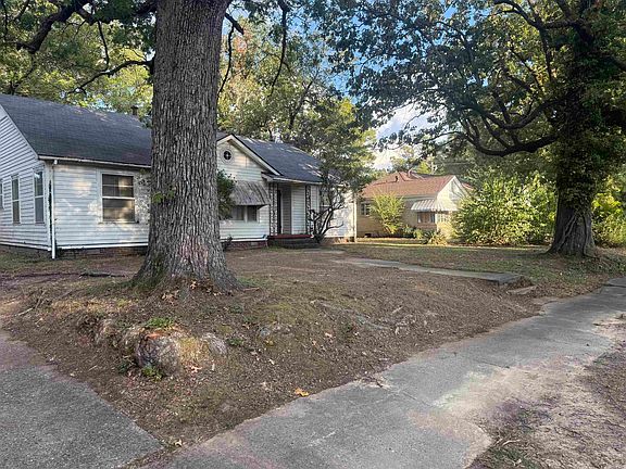 2nd image of 1915 S Poplar St