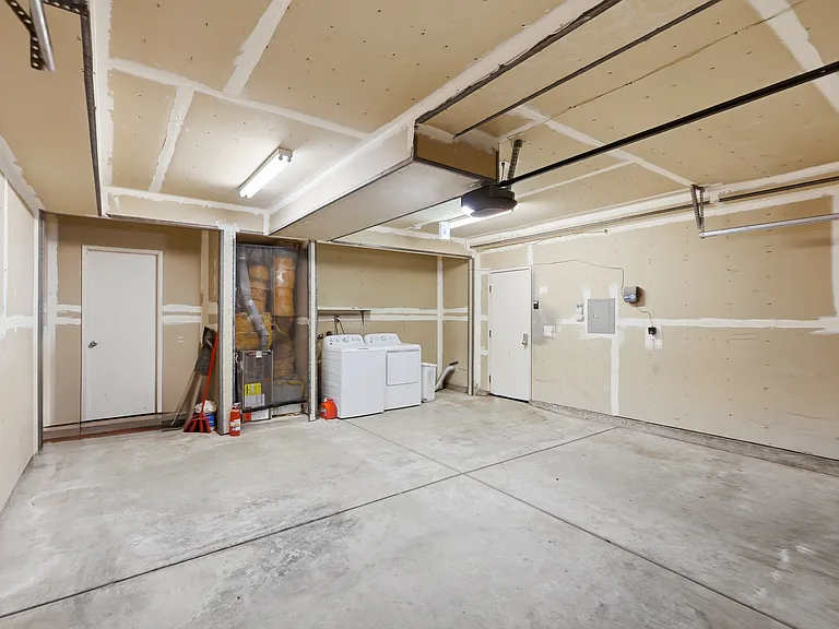 437 Norfolk Dr — Photo 99