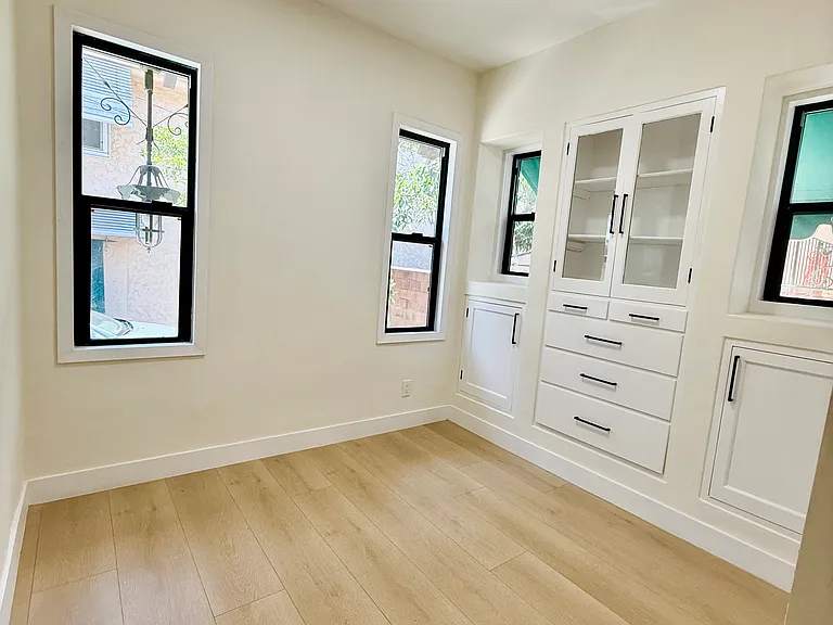 6132 Whitsett Ave — Photo 20