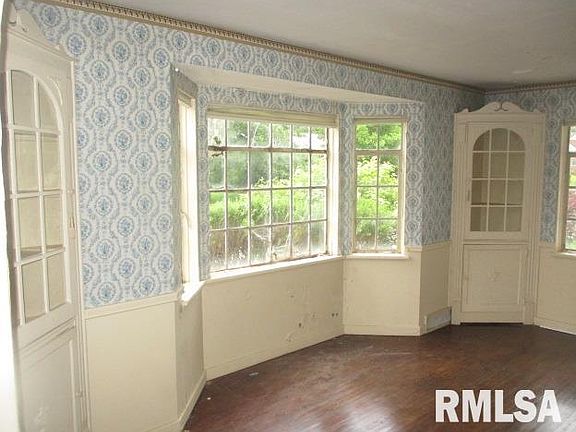4th image of 106 E Oak Park Dr