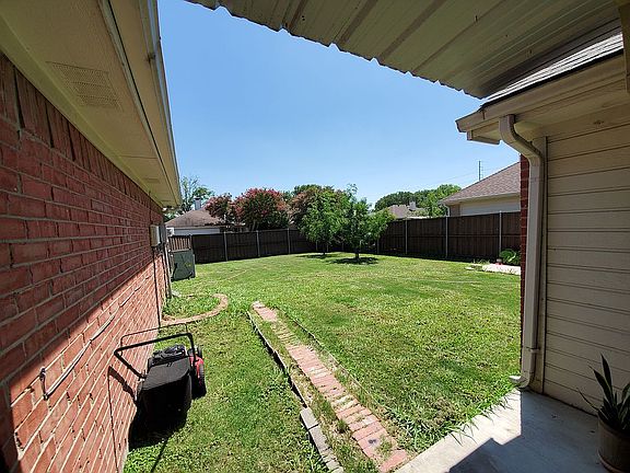 5th image of 2314 Arrowcrest Ct