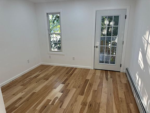4th image of 3770 Barnes Ave #1