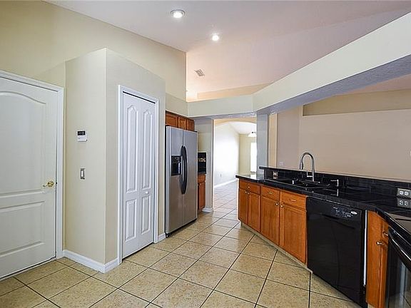 4th image of 6924 Waterbrook Ct