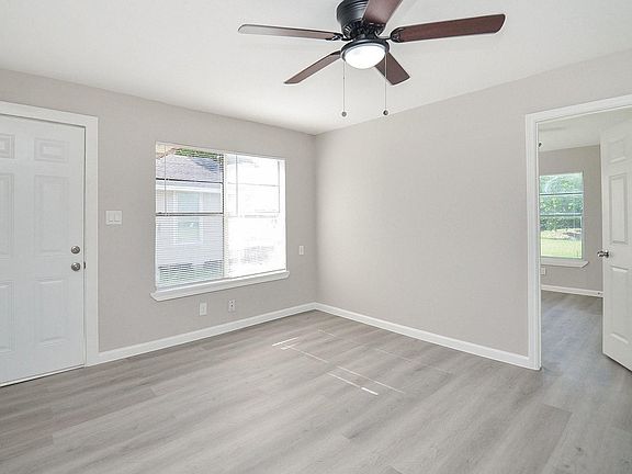 4th image of 6010 Collingsworth St APT 2