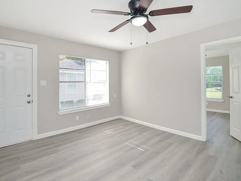 6010 Collingsworth St #2 — Photo 11