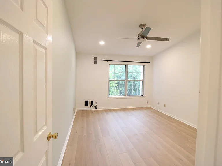 7509 Ashby Ln #N — Photo 23