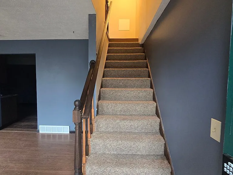 1555 Bryn Mawr Pl — Photo 2